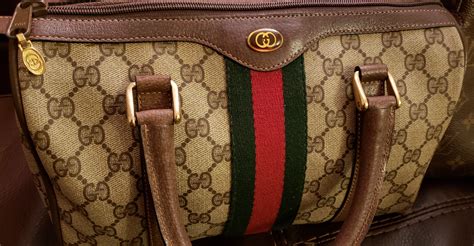 how to tell a authentic gucci purse